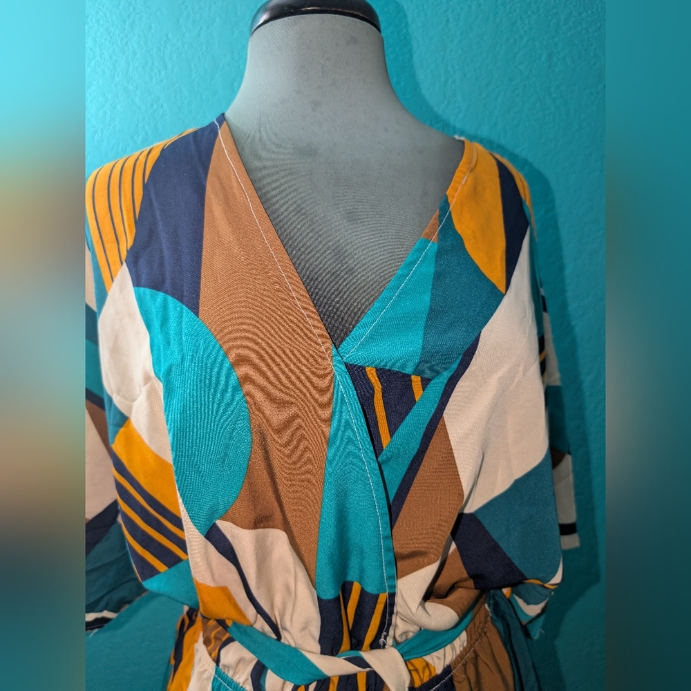Geometric Patterned Romper Shorts - Picture 3 of 9